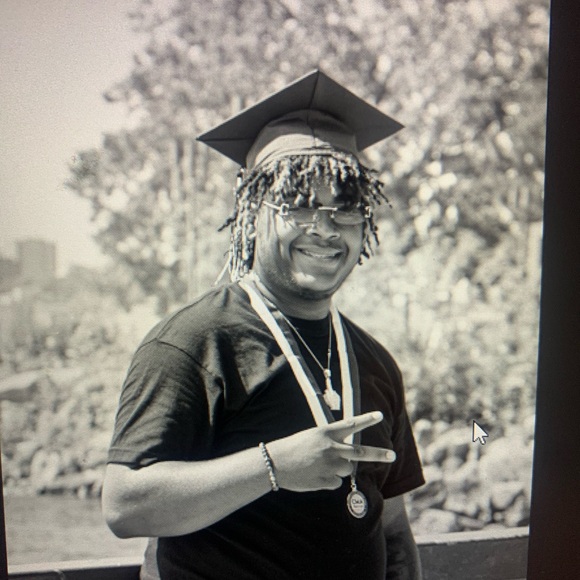 Meet your Posher, Camille - Picture 1 of 4